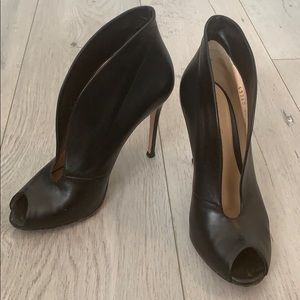 Gianvito Rossi black leather heeled bootie